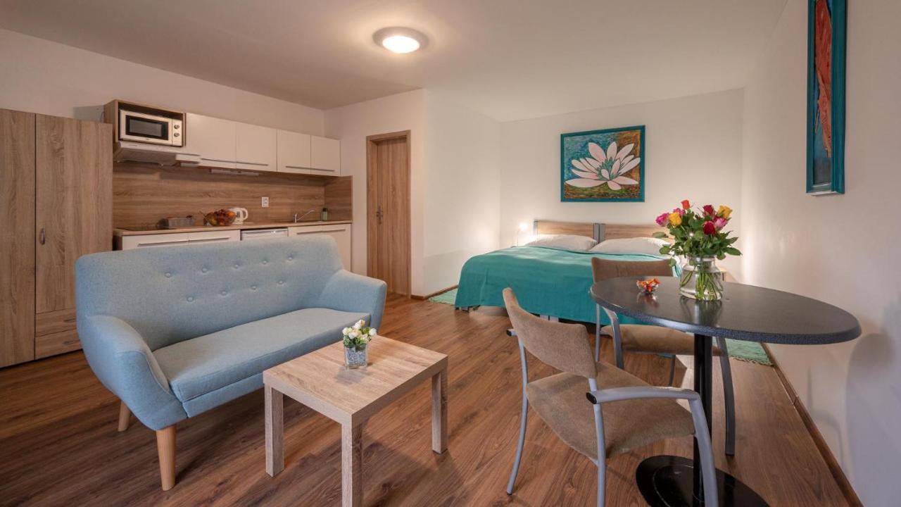 Apartmany Tereza & Free Parking Братислава Экстерьер фото