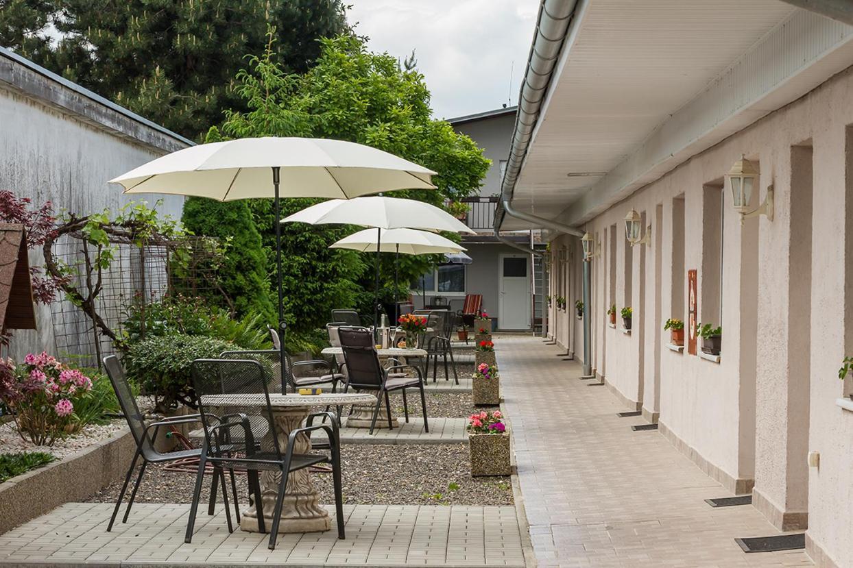 Apartmany Tereza & Free Parking Братислава Экстерьер фото